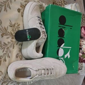 Diadora Women's Beige Sneakers